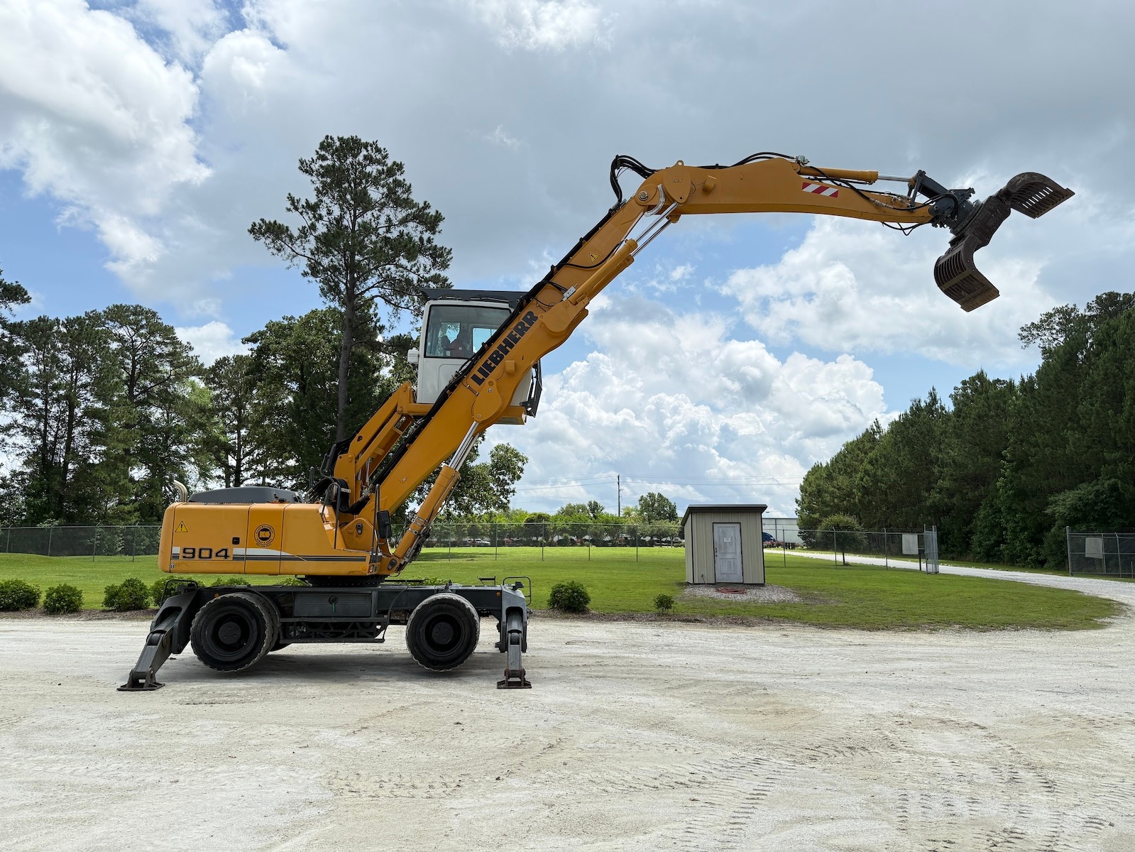 Used 2008 Liebherr A904C MH For Sale