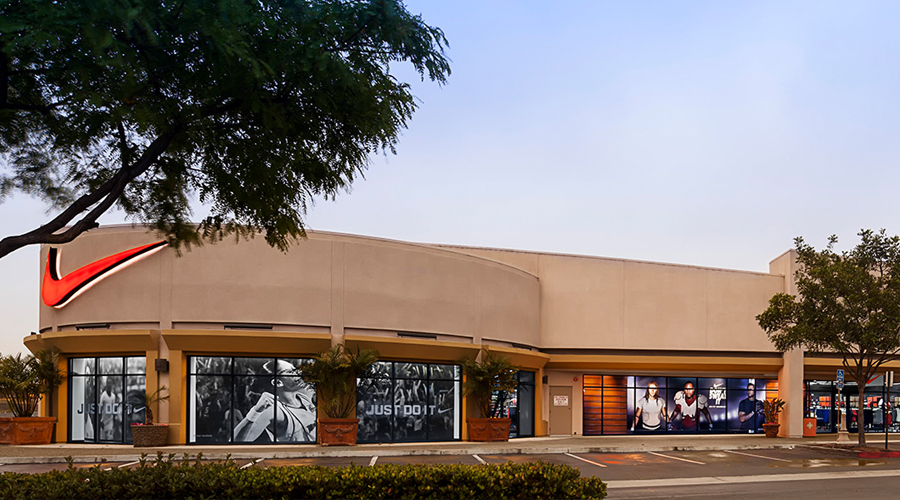 nike factory store plaza aeropuerto