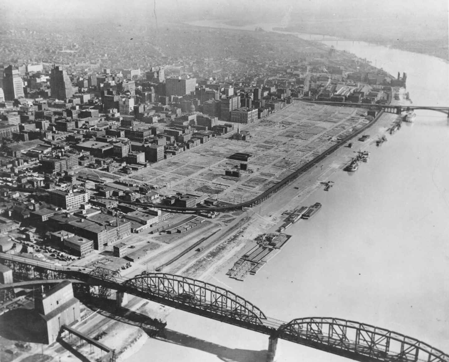 Black and white aerial view photograph of the St. Louis riverfront from 1942.