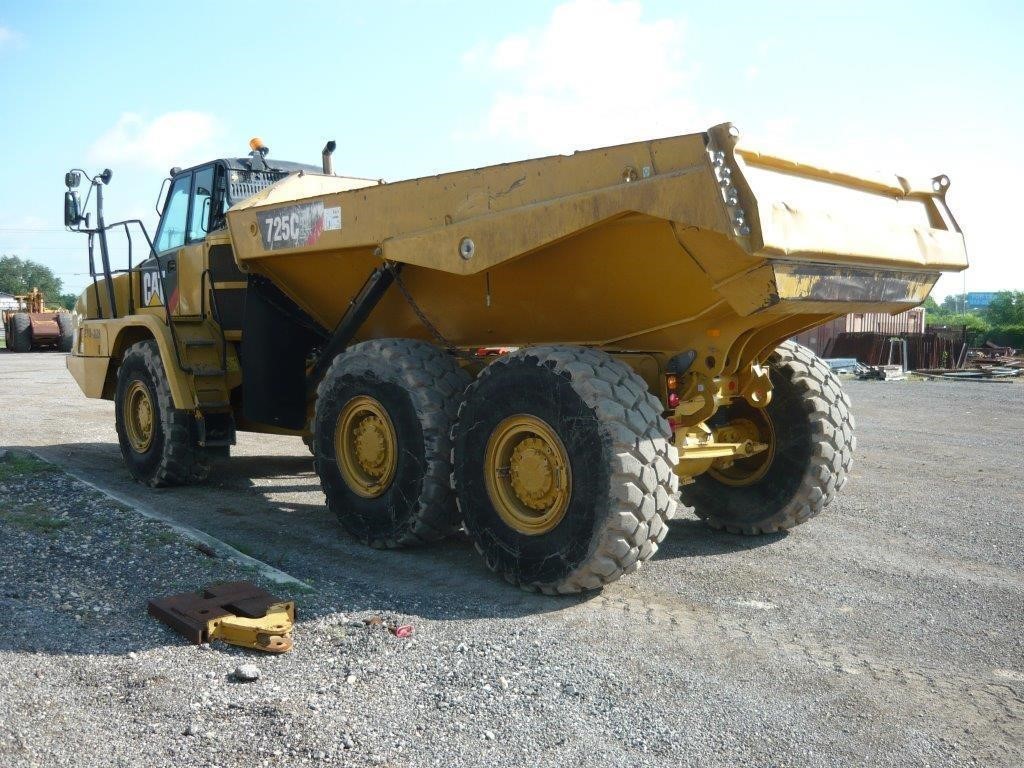 Photo of a 2016 Caterpillar 725C