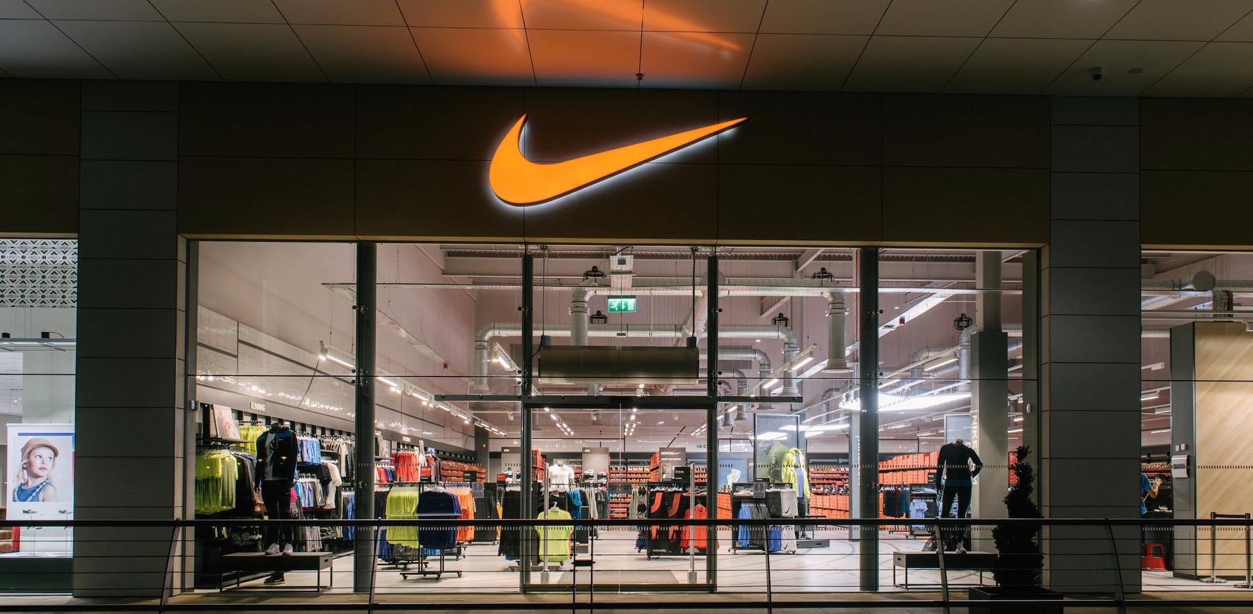 nike shoes shops