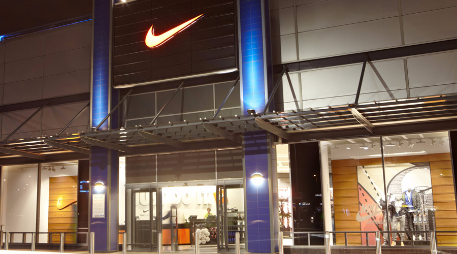 nike shop cheshire oaks opening times