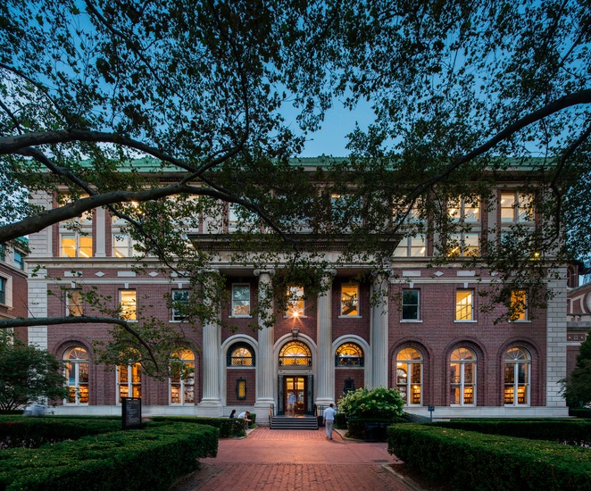 5Ef3af5RwGK9tkZXDt93_Avery Hall at dusk_by Ofer Wolberger.jpg