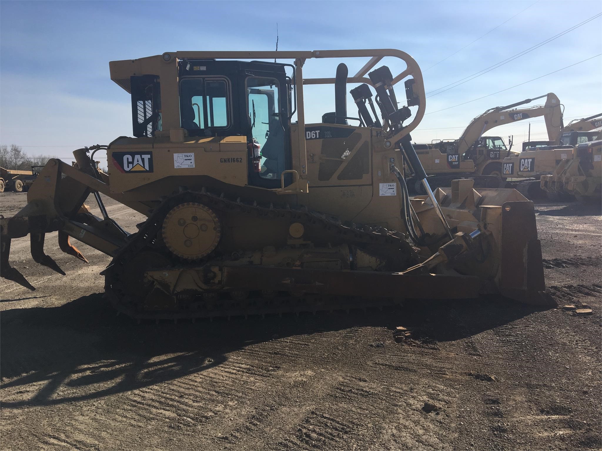 Photo of a 2014 Caterpillar D6T XL