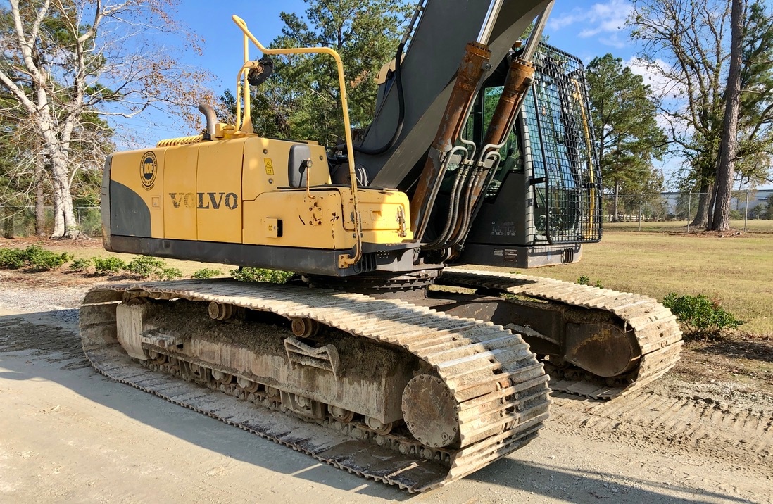 Used 2007 Volvo EC210CL w Crusher Bucket For Sale