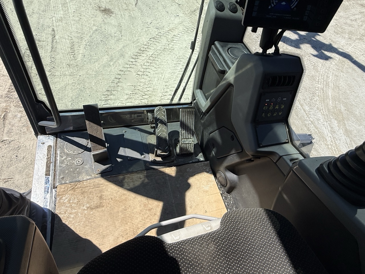 2022 Fuchs MHL340F