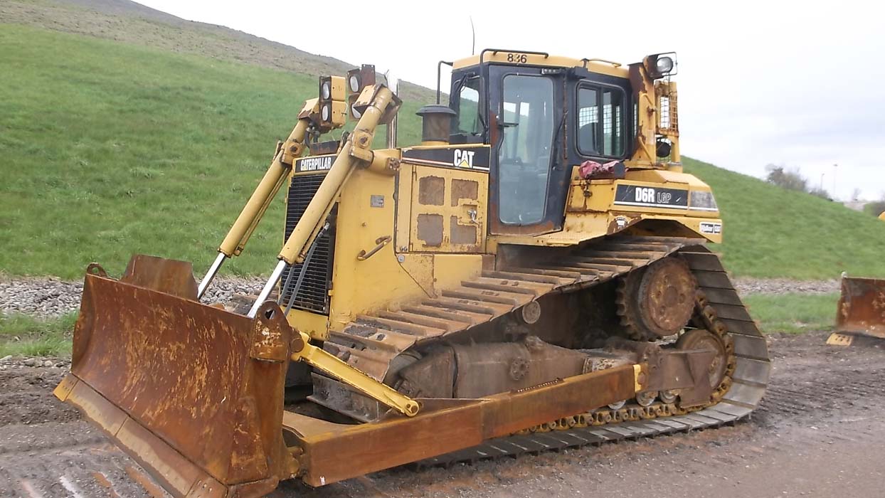 Photo of a 2005 Caterpillar D6R LGP II