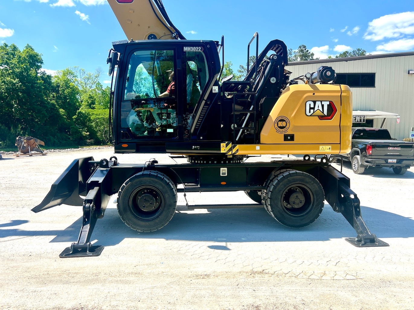 Used 2021 Caterpillar MH3022 For Sale