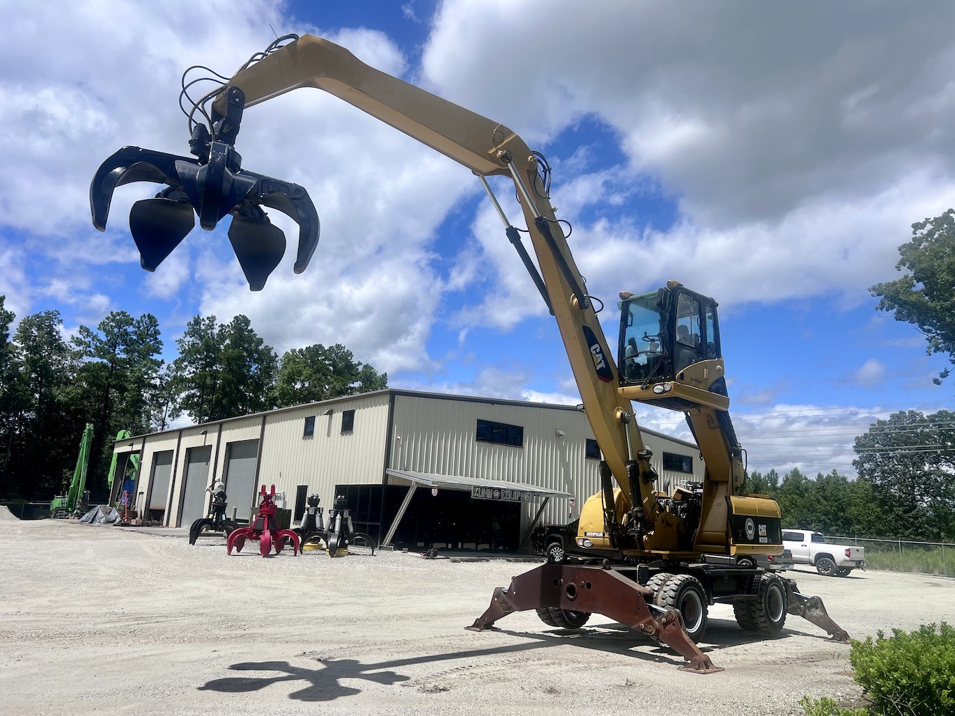 Photo of a 2008 Caterpillar M318D MH