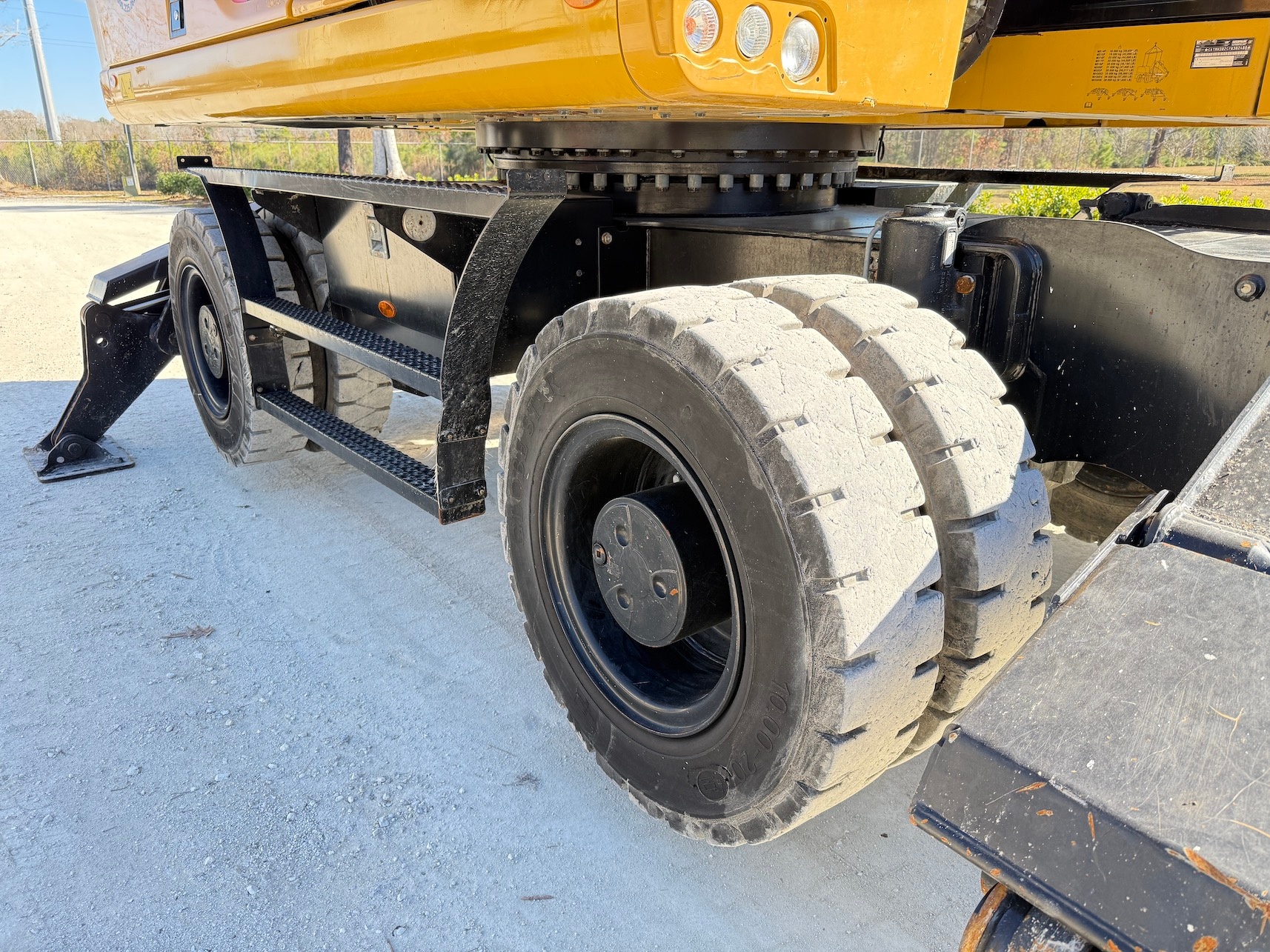 Used 2019 Caterpillar MH3022 For Sale