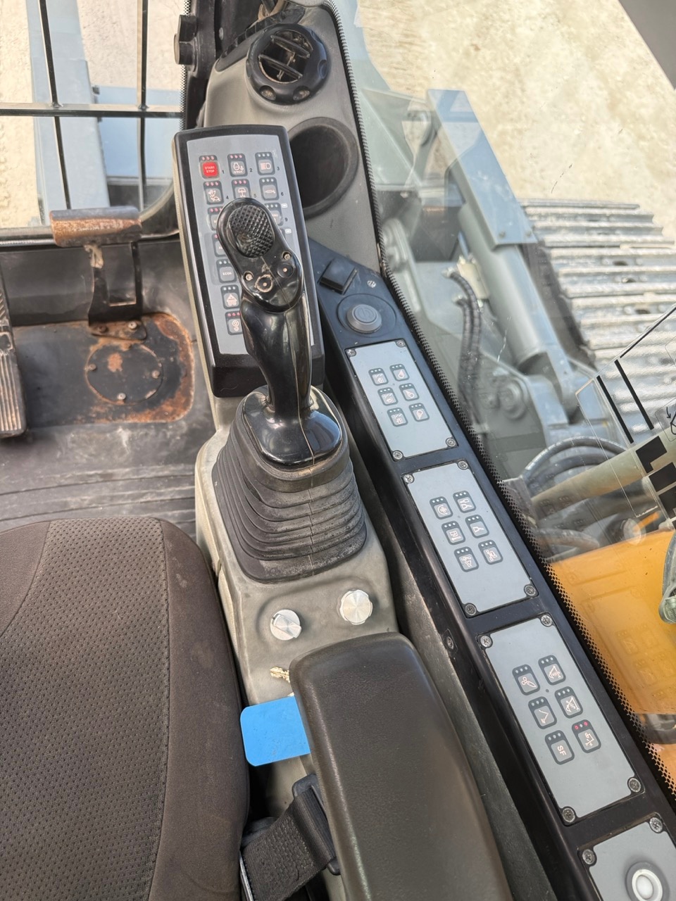 Used 2011 Liebherr R926 (AD) For Sale