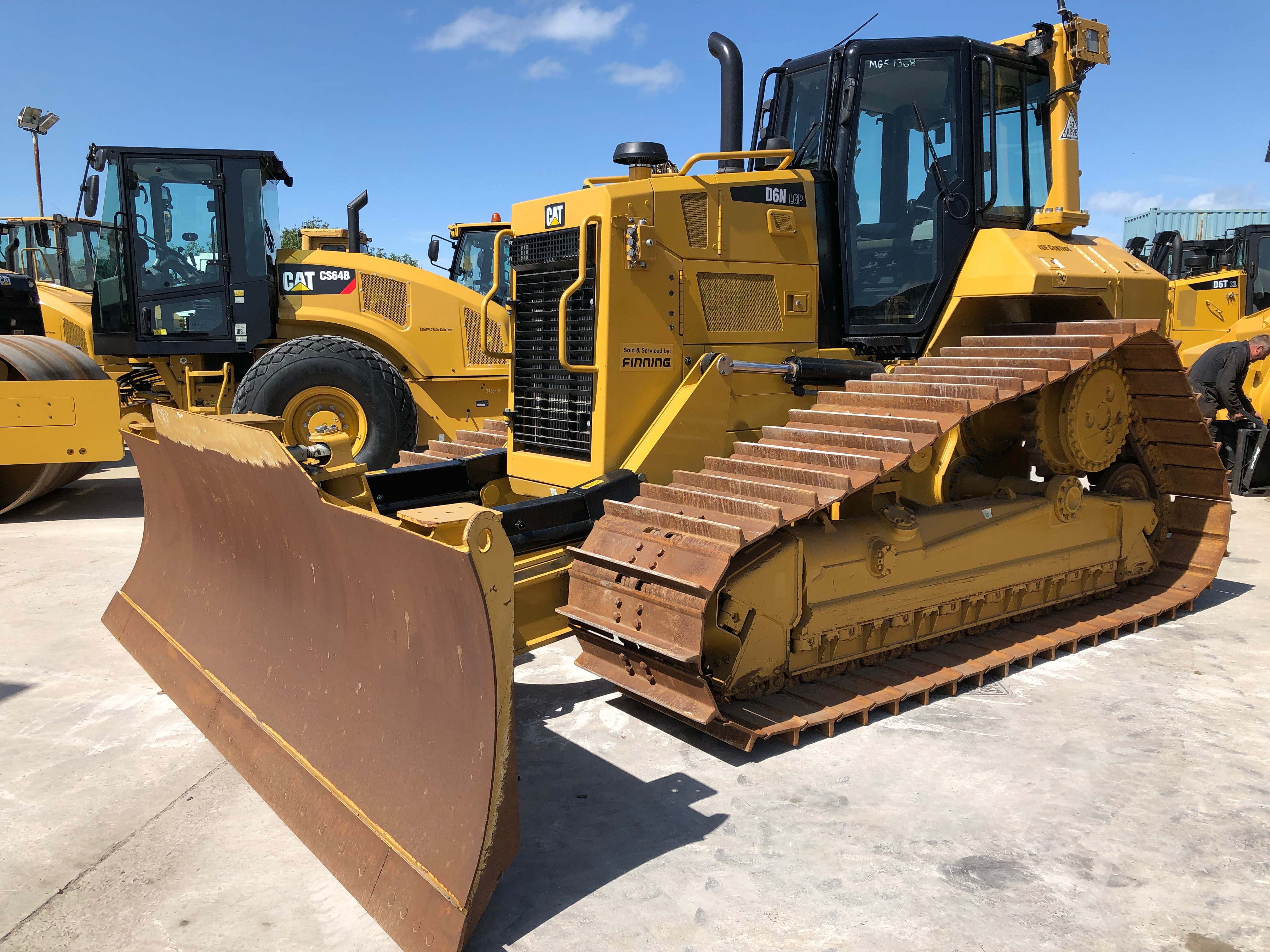 Photo of a 2017 Caterpillar D6N LGP