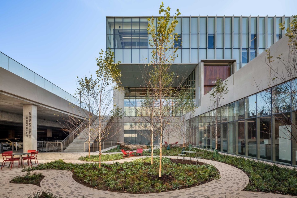 photo of courtyard by East End Garage and Weil Hall on Washington University in St. Louis campus