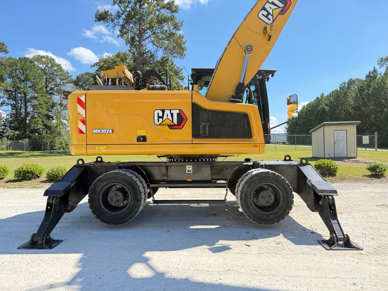 Used 2020 Caterpillar MH3024 For Sale