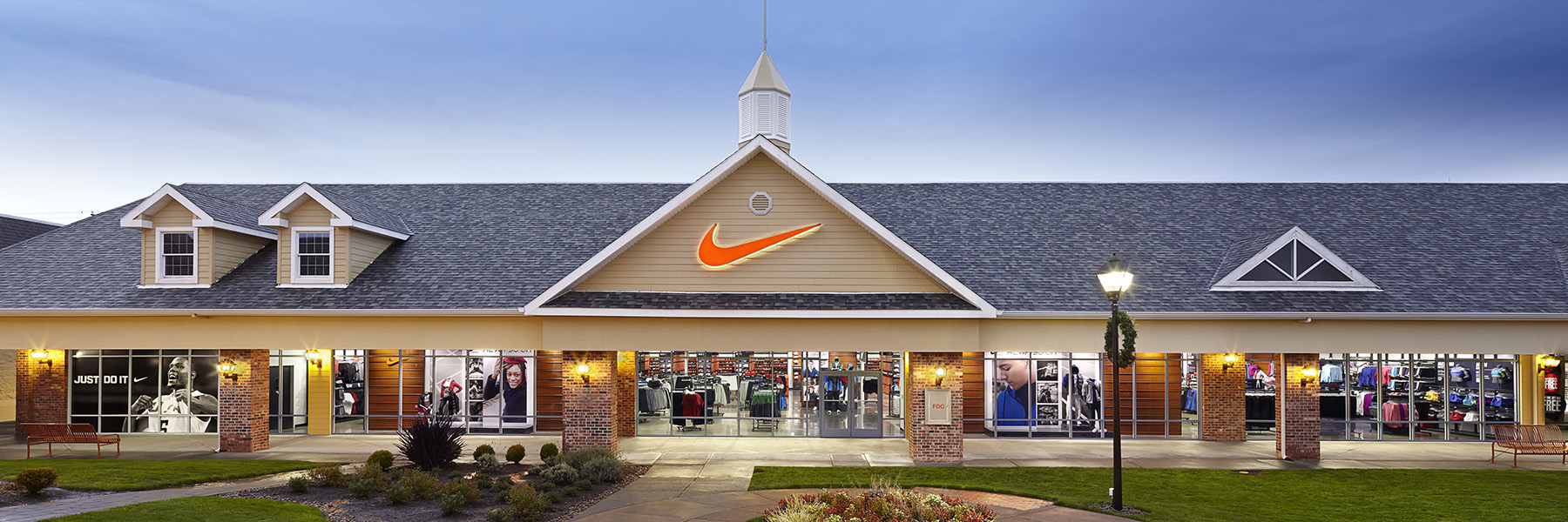 Lincoln City Nike Outlet Sale, SAVE 50 