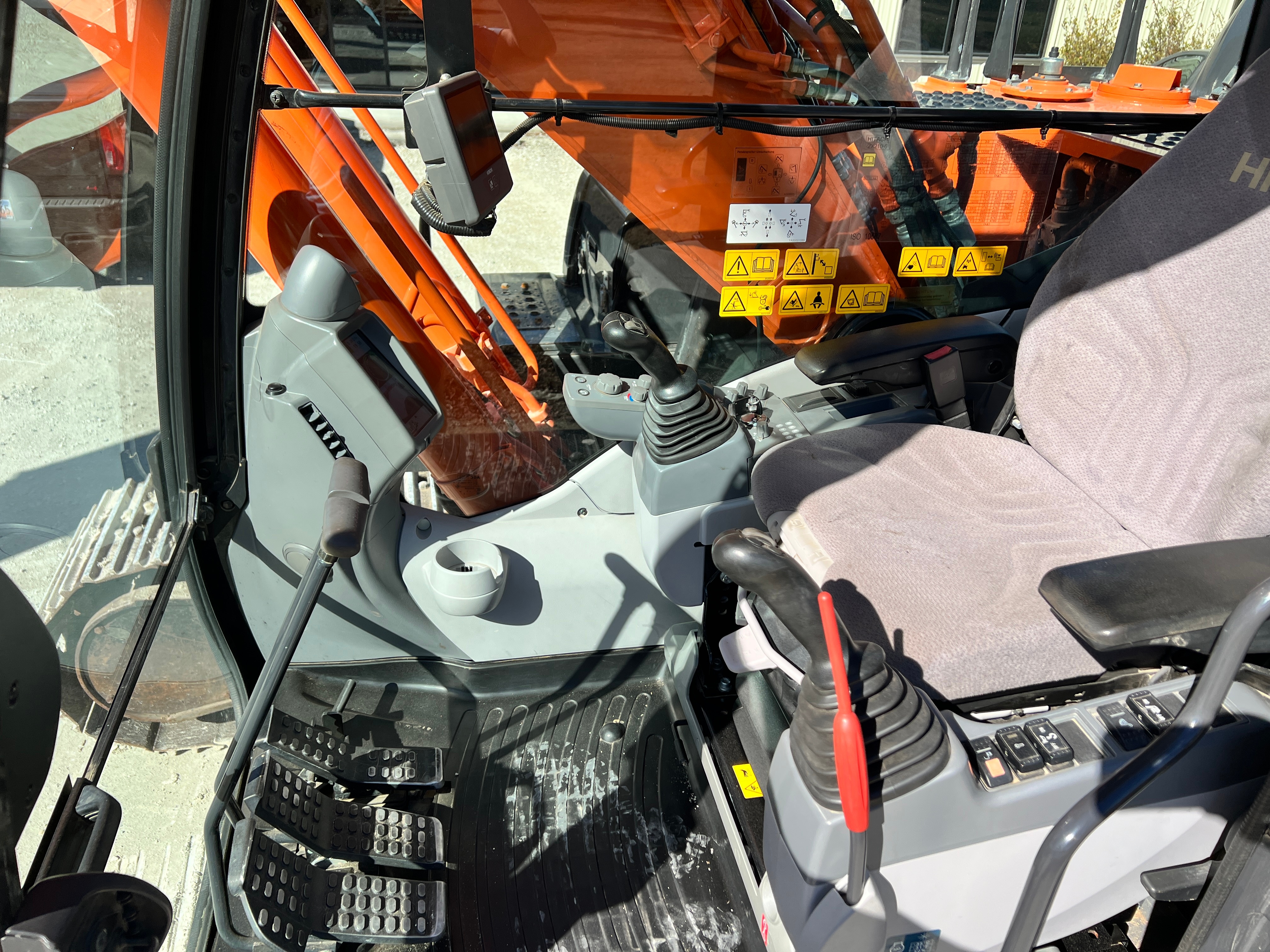 Used 2019 Hitachi ZX210LC-6 For Sale