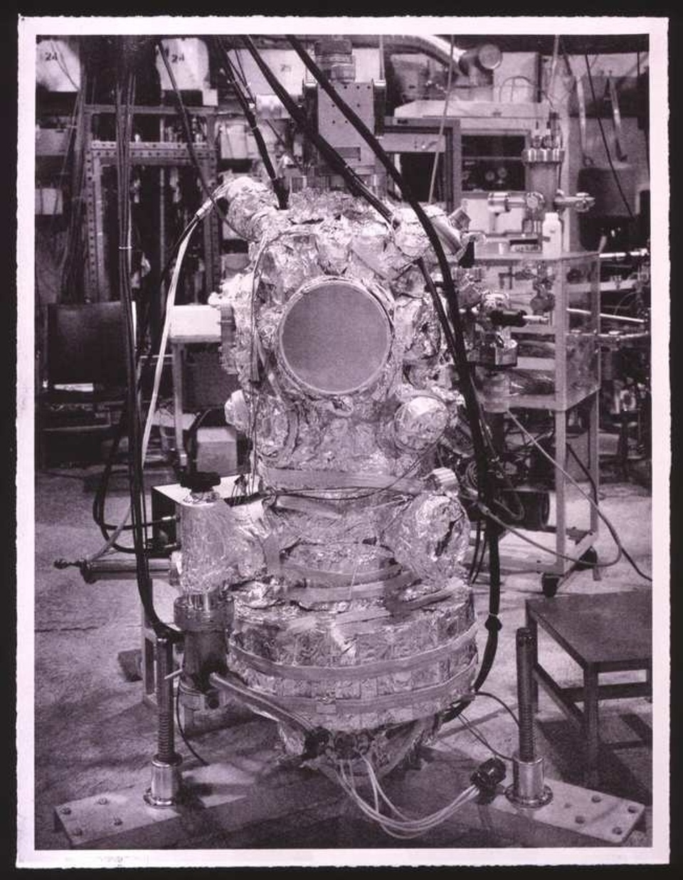 Catherine Wagner_Ultra High Vacum Chamber.jpg