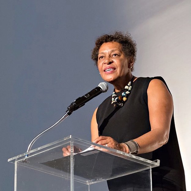 R77odwjbss25swsigesk?&fit=max