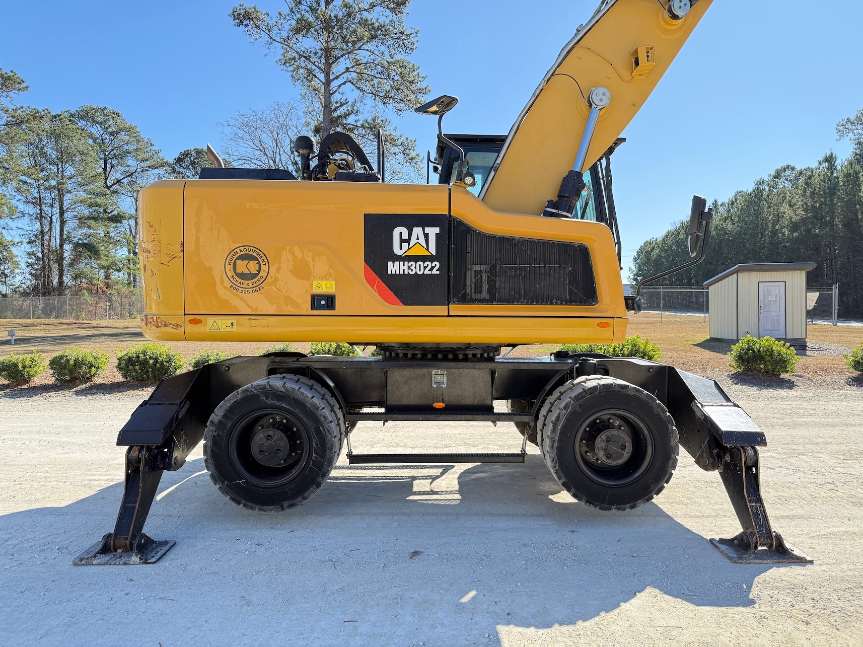 Used 2019 Caterpillar MH3022 For Sale