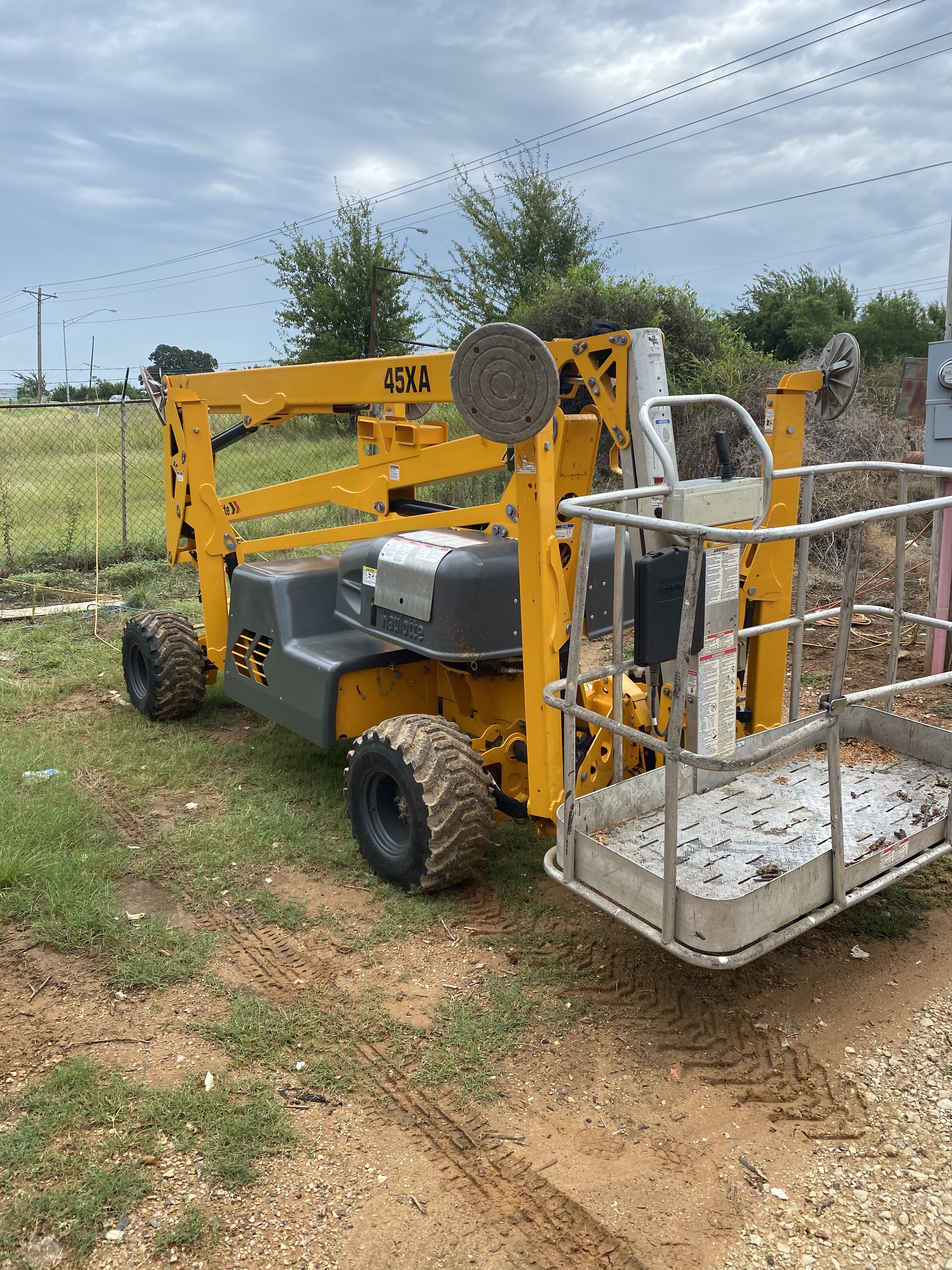 11 Haulotte USA New haulotte 45xa lightweight 4x4 boom lift