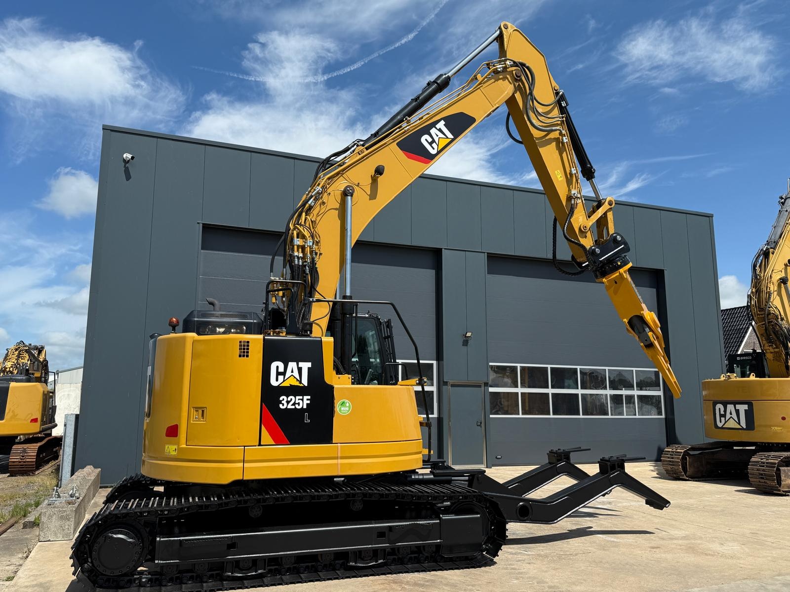 Used 2018 Caterpillar 325F L (AD) For Sale