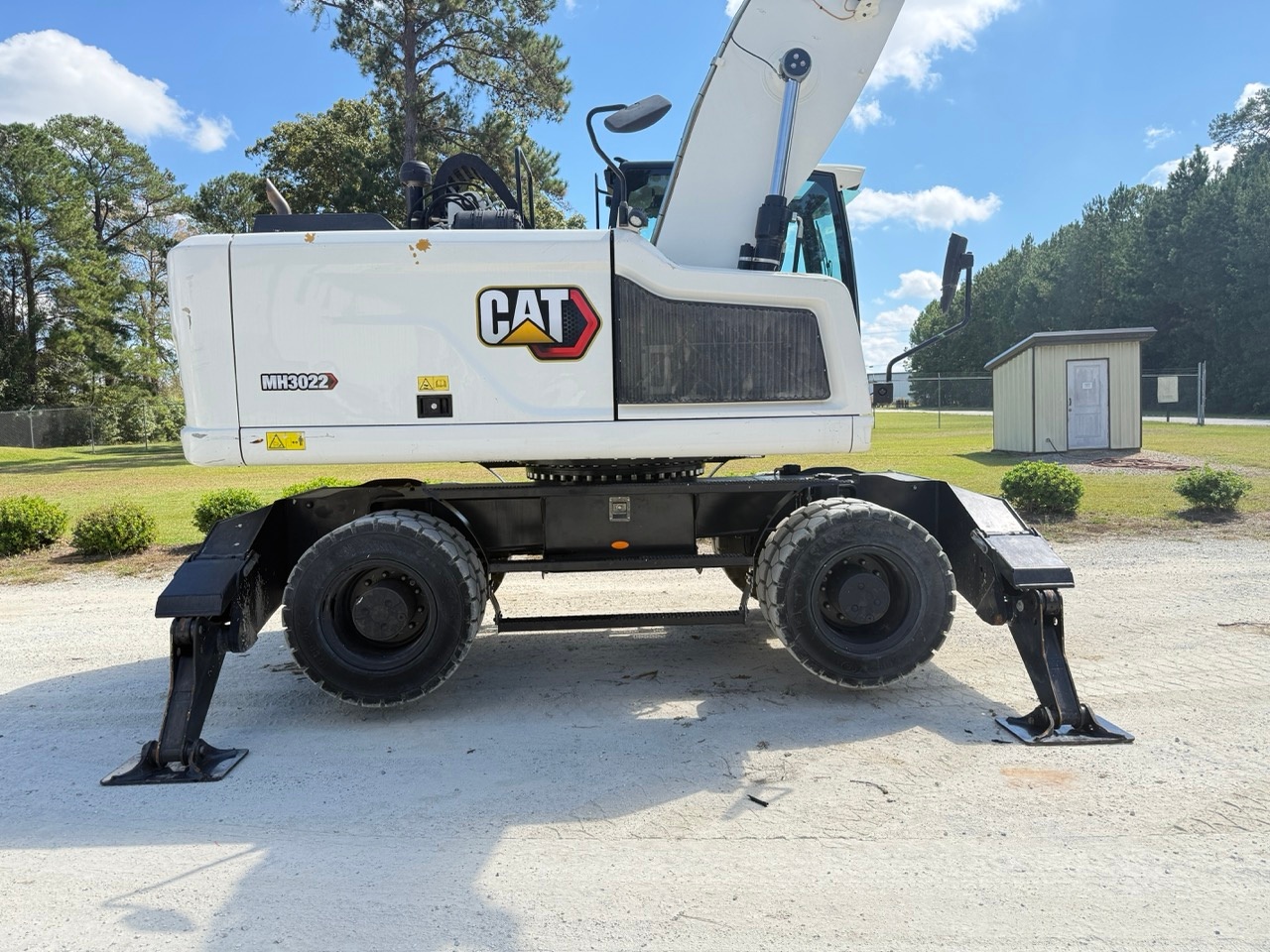 Used 2020 Caterpillar MH3022 For Sale