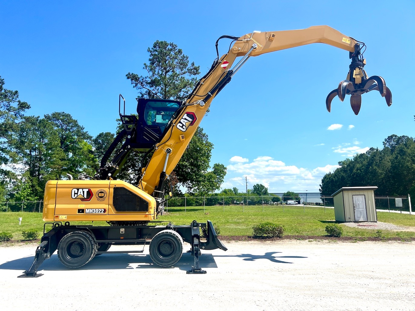 Used 2021 Caterpillar MH3022 For Sale
